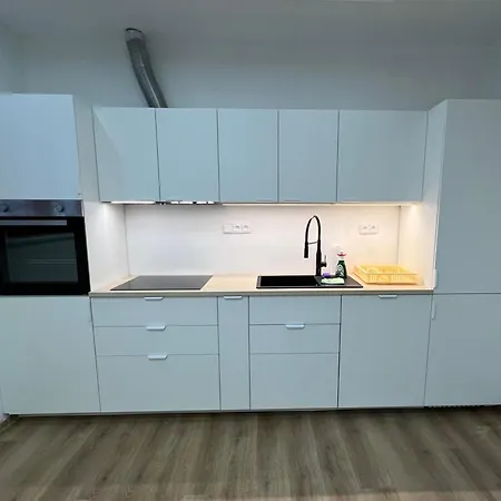 Moderni Byt S Balkonem Apartment Prague