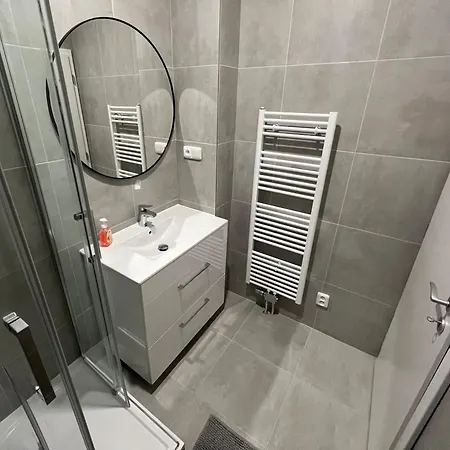 Moderni Byt S Balkonem