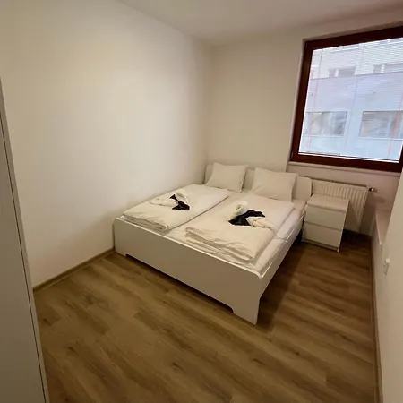 Moderni Byt S Balkonem Διαμέρισμα Πράγα