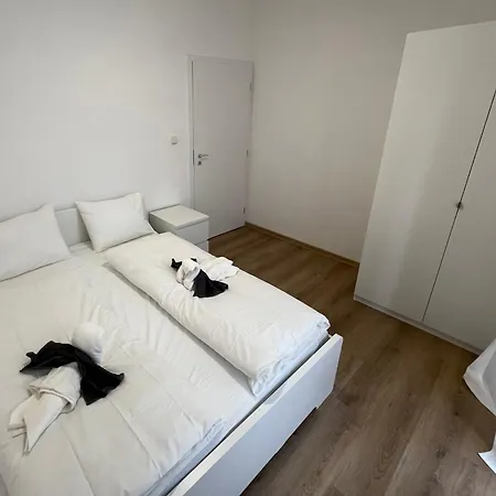 Moderni Byt S Balkonem Διαμέρισμα *
